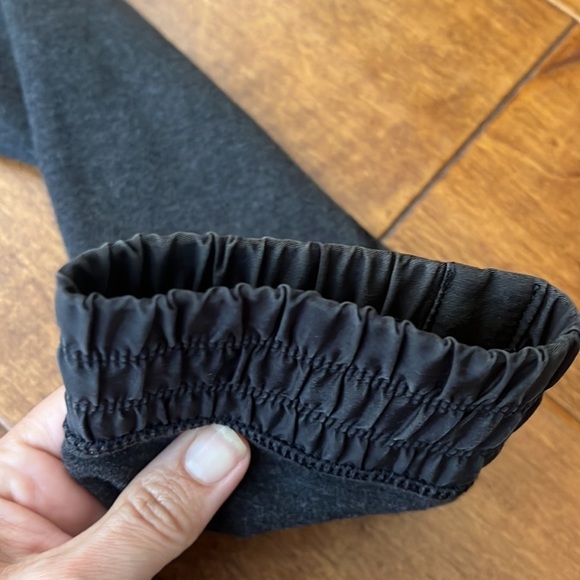 Lululemon Blissed Out Black Jacket Size 2 - Picture 12 of 16